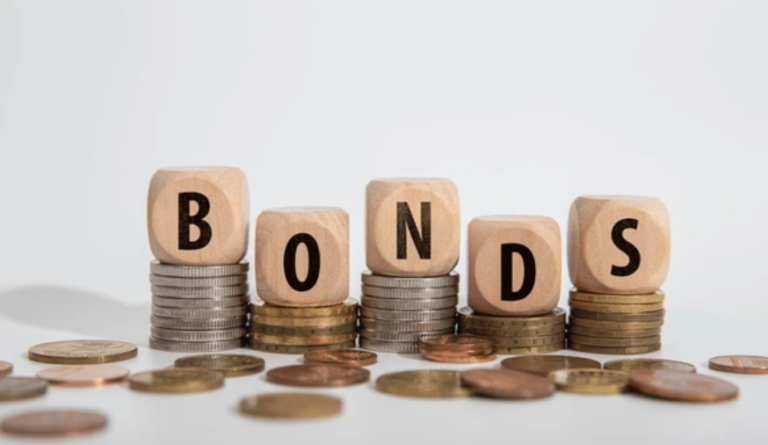 The Quiet Warnings Before Every Bond Default